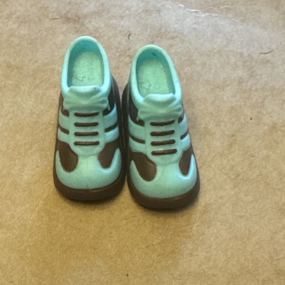 Barbie Fashion Fever Green and Brown Sneakers Shoes B16